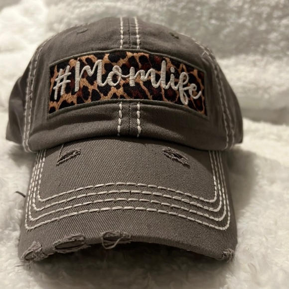 Accessories - Mom life women’s cap.